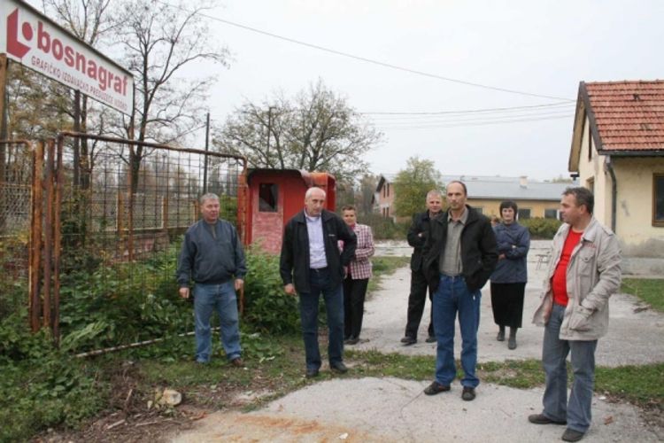 Bosnagraf: Radnici bez ičega zbog plata bivšeg direktora