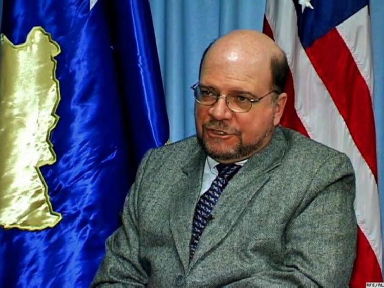 Ambasador SAD u Prištini umiješan u izvoz šljake