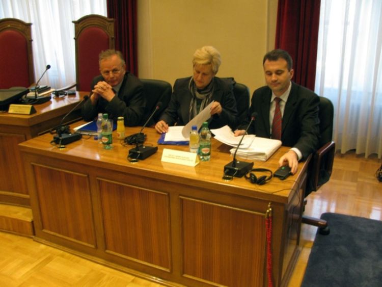 Zakon o statusu državne imovine na teritoriji RS u skladu sa Dejtonskim sporazumom i Ustavom RS