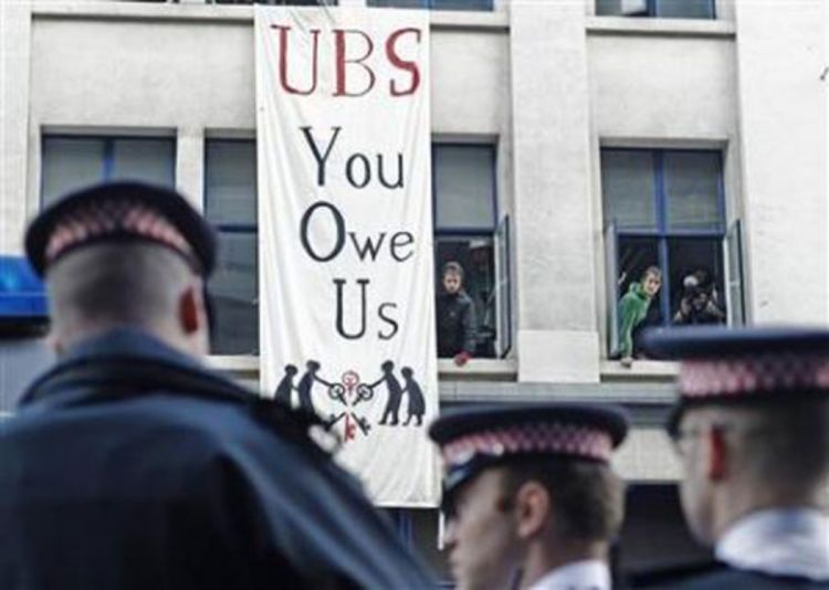 Aktivisti u Londonu okupirali prostor švajcarske banke UBS