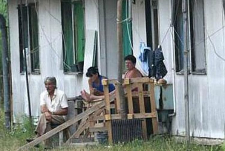 Raspustiti kolektivne centre do kraja 2012. godine