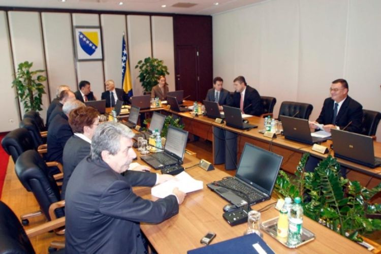 Vratili ćirilicu u lične karte