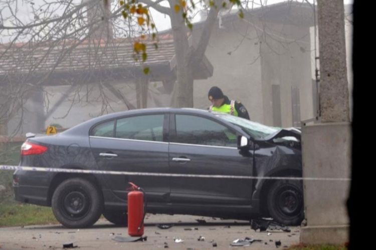 Dobio epileptički napad u autu, zabio se u zgradu pa poginuo