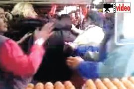 Vendi se potukla na pijaci (Video)