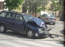 U sudaru tri automobila povrijeđena su tri muškarca
