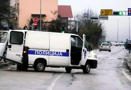 Vehabija kombijem udario u policijsku zasjedu