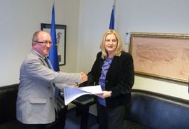 Kosovske vlasti dobile prve kopije matičnih knjiga