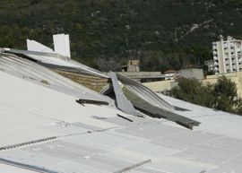 Vjetar srušio krov Instituta