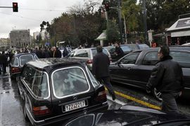 Grčki pogrebnici demonstriraju, neće nove namete