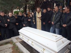 Sahranjen Ognjen Gudelj, na posljednjem ispraćaju hiljade ljudi (Foto)