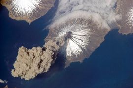 Erupcija vulkana na Aljasci, pepeo bi mogao da ugrozi avione