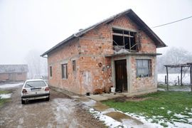Lovačkom puškom ranio praunuku u vrat (Foto)