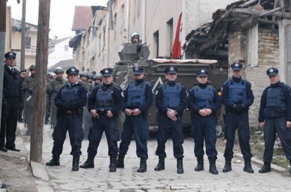 Kosovska policija privela i kaznila dvadesetak Srba