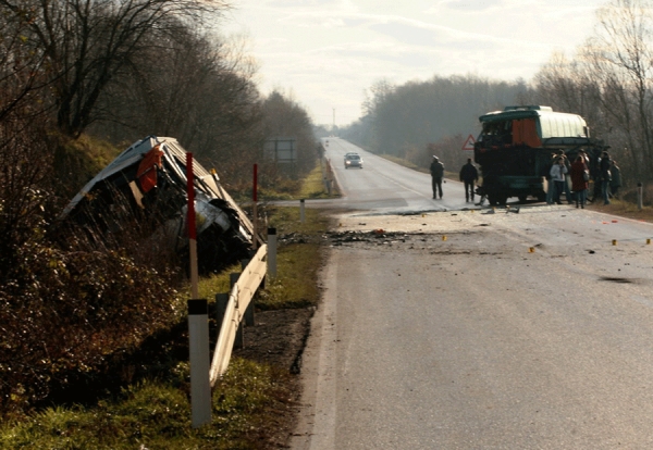 Prijedor: Vozač autobusa teže povrijeđen, 12 putnika pušteno kućama
