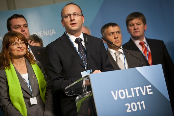 Slovenke "okupirale" parlament