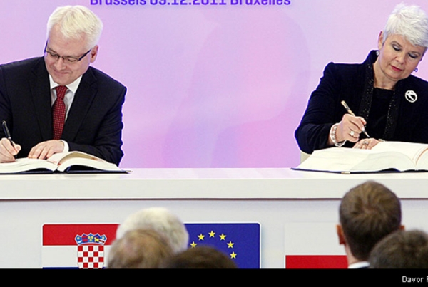 Hrvatska potpisala pristupni Ugovor o pristupanju EU