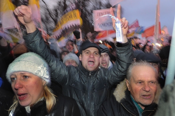 Desetine hiljada ljudi na ulicama širom Rusije traže ponavljanje izbora