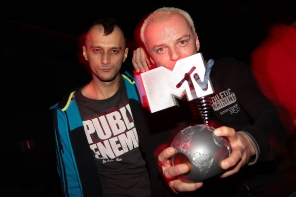 Dubiozi kolektivu  uručena MTV nagrada