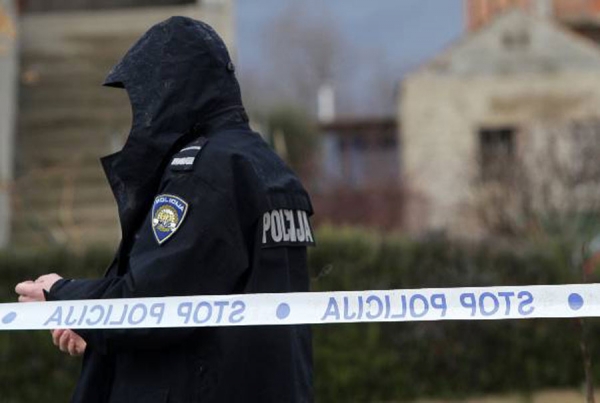 Da mu ne ubije majku, sin (15) čekićem pogodio oca