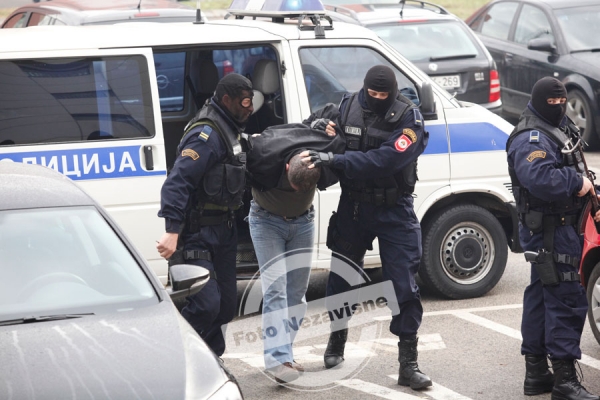 Šest članova auto-mafije uhapšeno u Banjaluci (Foto)