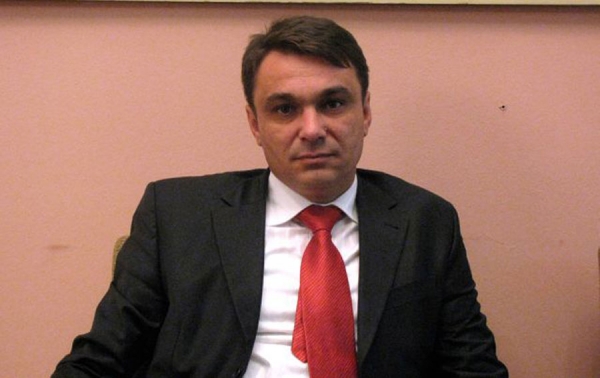 Ahmetović: Nećemo dozvoliti da azilanti ugroze bezvizni režim