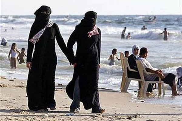 Islamisti zabranjuju bikinije na egipatskim plažama?