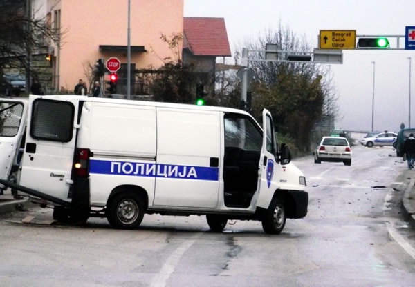 Vehabija kombijem udario u policijsku zasjedu