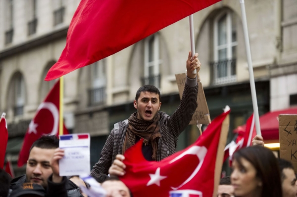 Turci protestuju u Parizu