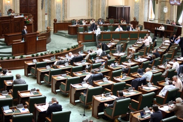 Rumunska Vlada nije pala, nije bilo dovoljno glasova protiv