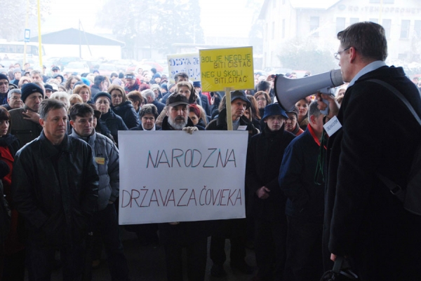Poslanici gluvi za nezadovoljne radnike