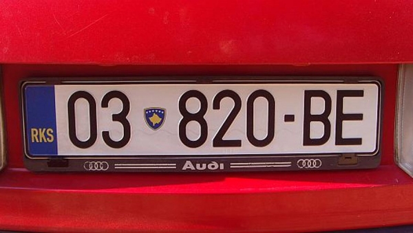 Srbi i Albanci nezadovoljni cijenama auto osiguranja na Kosovu