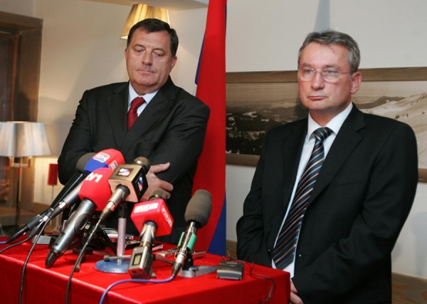 U toku razgovori SNSD-a i SDS-a pred sastanak u Sarajevu