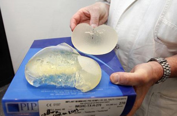 U Bugarskoj ugrađeno  3 000 opasnih implantata za grudi             