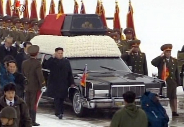 Počela ceremonija sahranjivanja Kim Džong Ila (Foto)