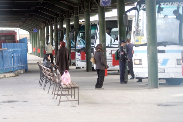 Divlji prevoznici gase autobuske linije