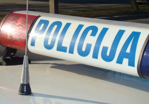 Ubio suprugu, pa se objesio