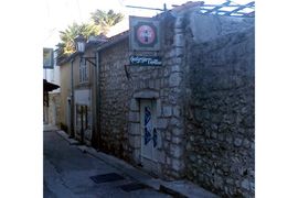 Maloljetnik ranio tri lica, veći broj stradalih u saobraćaju (Foto)