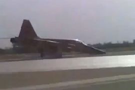 Iranski pilot spustio F5 bez stajnog trapa (Video)