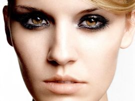 Smokey eyes imperativ u šminkanju