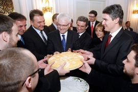 SNV Hrvatske dodijelilo Tadiću i Josipoviću nagrada za unapređenje ...