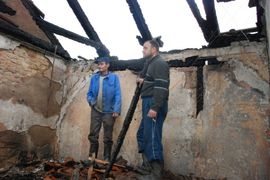 Požar u zgradi podmetnut, stanari prepušteni sami sebi