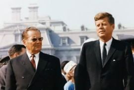 Tito i svemir, mit u filmu
