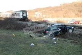 Čelinac: Muškarac i žena poginuli u sudaru voza i golfa (Foto)