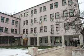 Državni službenici neće raditi po dva sata dnevno