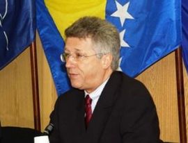 Volfgang Petrič: BiH može da se raspadne ako institucije ne budu ...