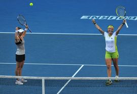 Kuznjecova i Zvonareva osvojile Melburn