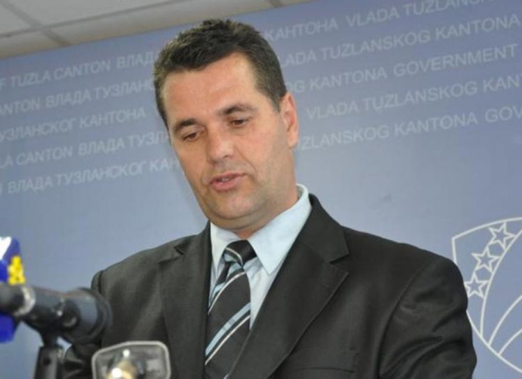 Tuzla: Pijan kombijem udario ministra unutrašnjih poslova
