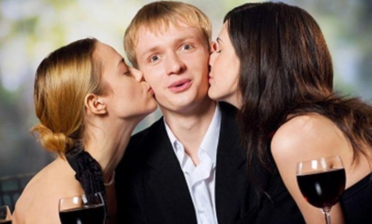 Muškarci se udvaraju plavušama, ali više vole crnke