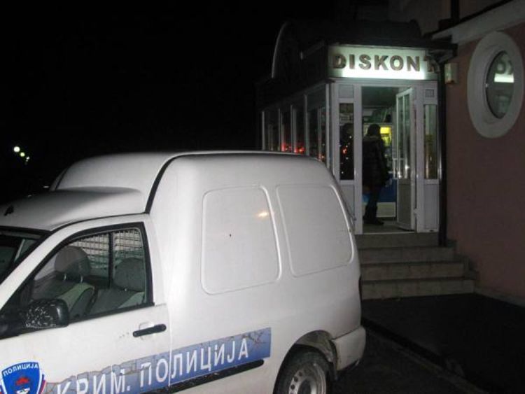 Prijeteći pištoljem opljačkao diskont u Trebinju