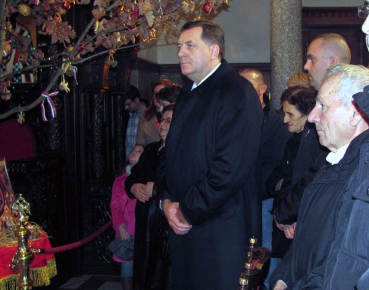 Vladika Jefrem služio večernju liturgiju u Sabornom hramu Hrista Spasitelja